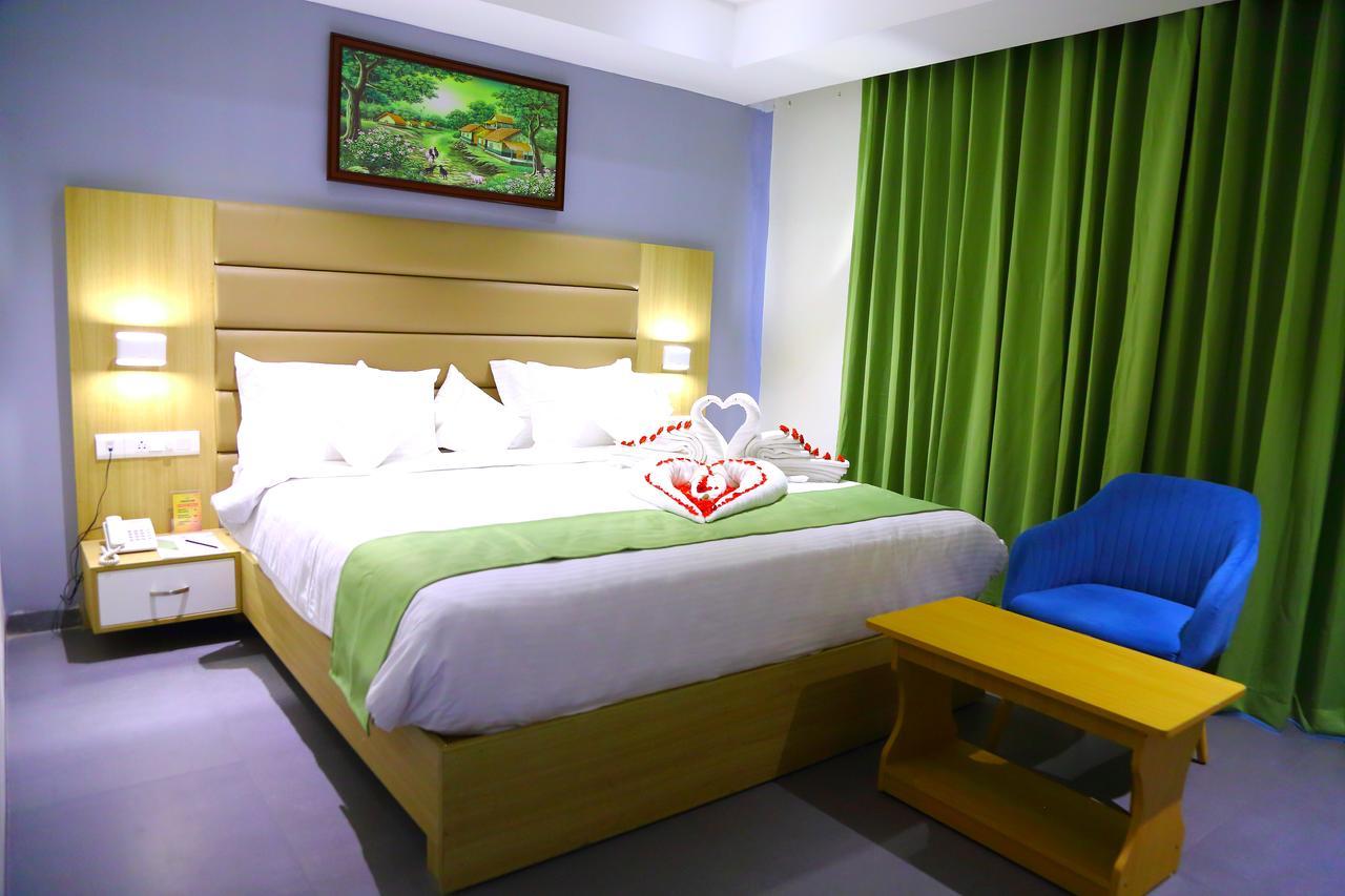 Abhayaa Hotel Visakhapatnam Exteriör bild