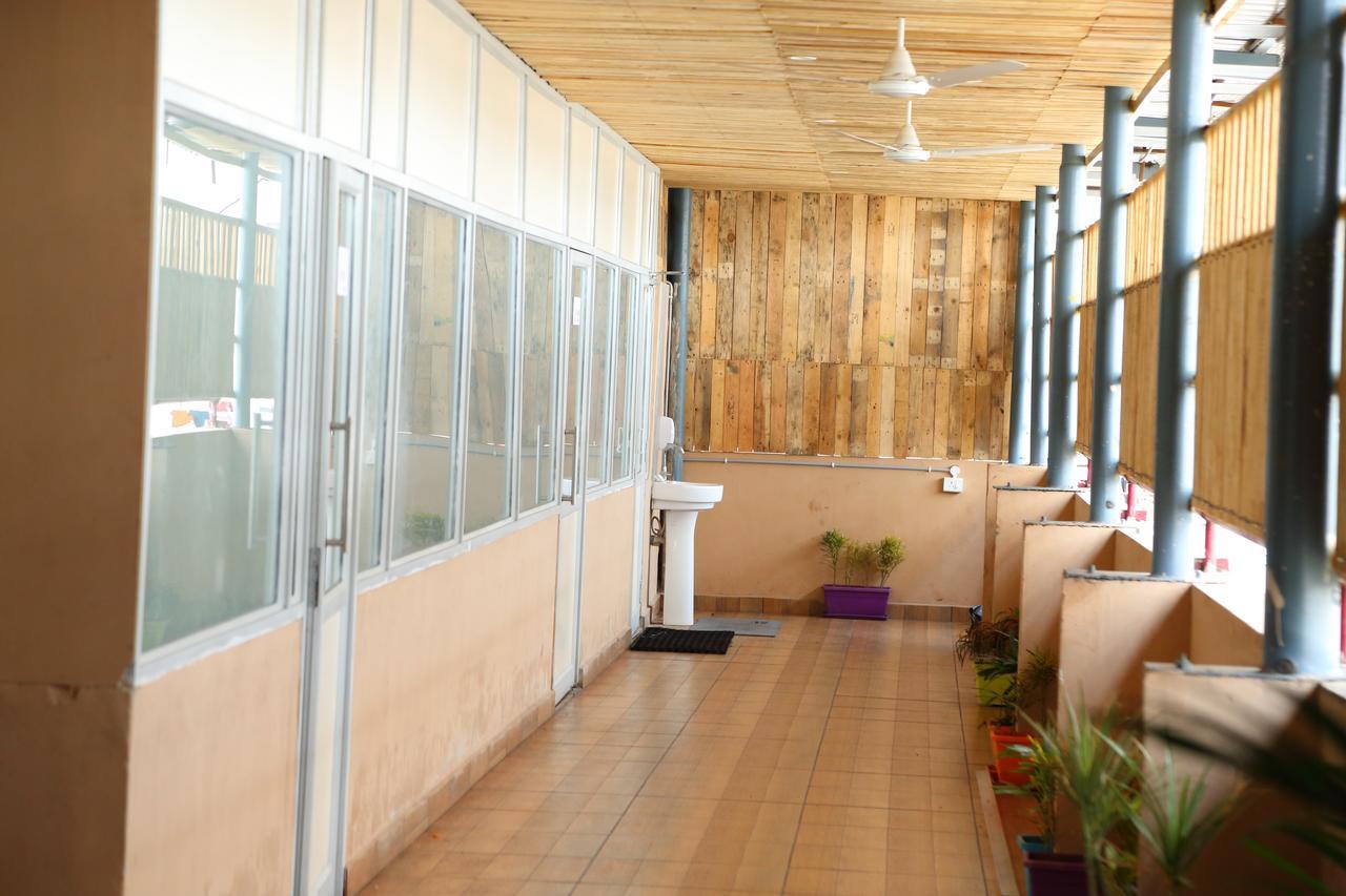 Abhayaa Hotel Visakhapatnam Exteriör bild