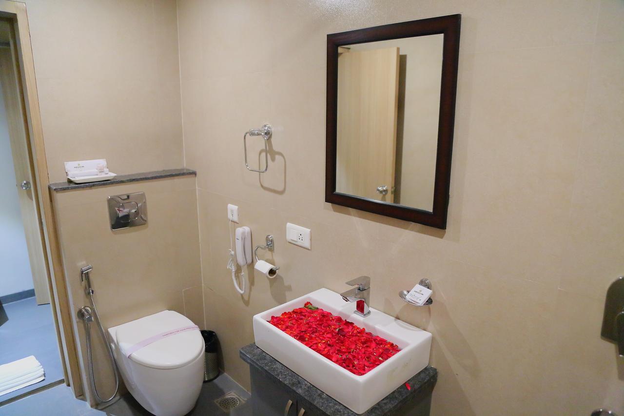 Abhayaa Hotel Visakhapatnam Exteriör bild