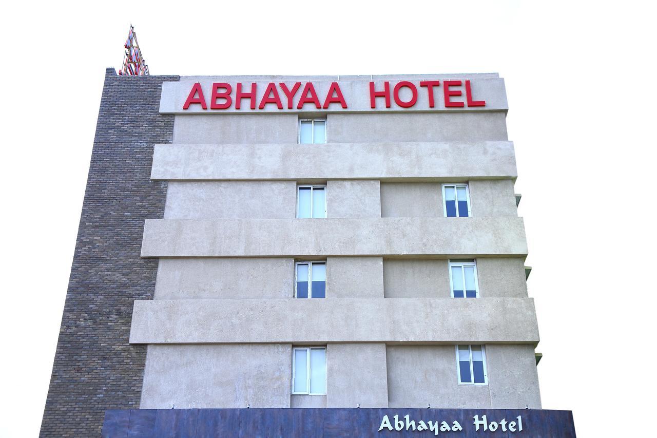 Abhayaa Hotel Visakhapatnam Exteriör bild